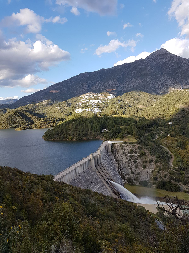 istan lake opens floodgates