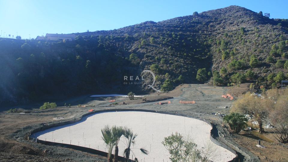 Work progresses on El Lago Club