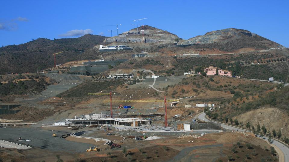 Work progresses on El Lago Club