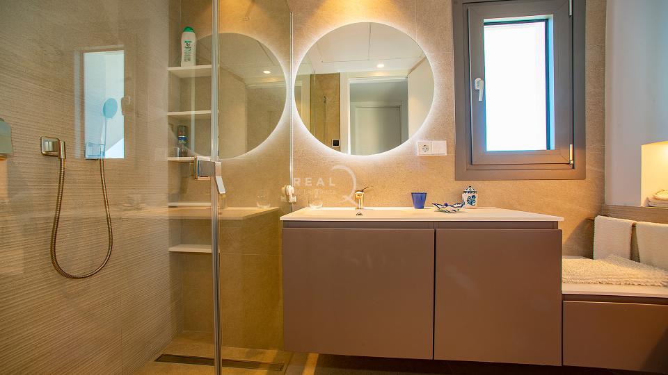 2nd bathroom