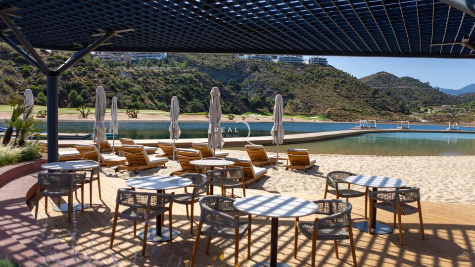 beach bar