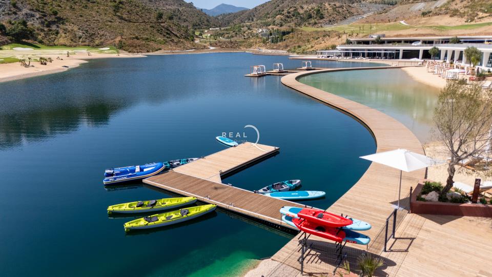El Lago Club