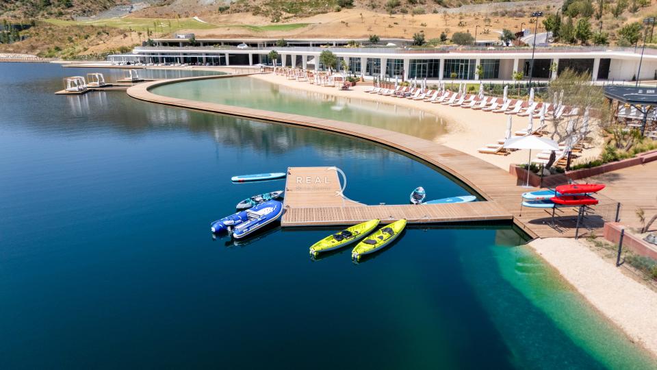 lake, golf, wellness, restaurant etc