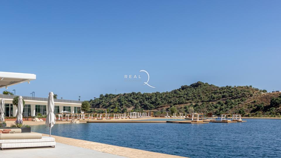 lake, golf, wellness, restaurant etc