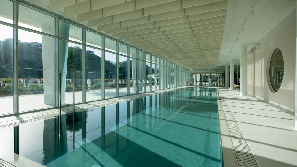 lake, golf, wellness, restaurant etc