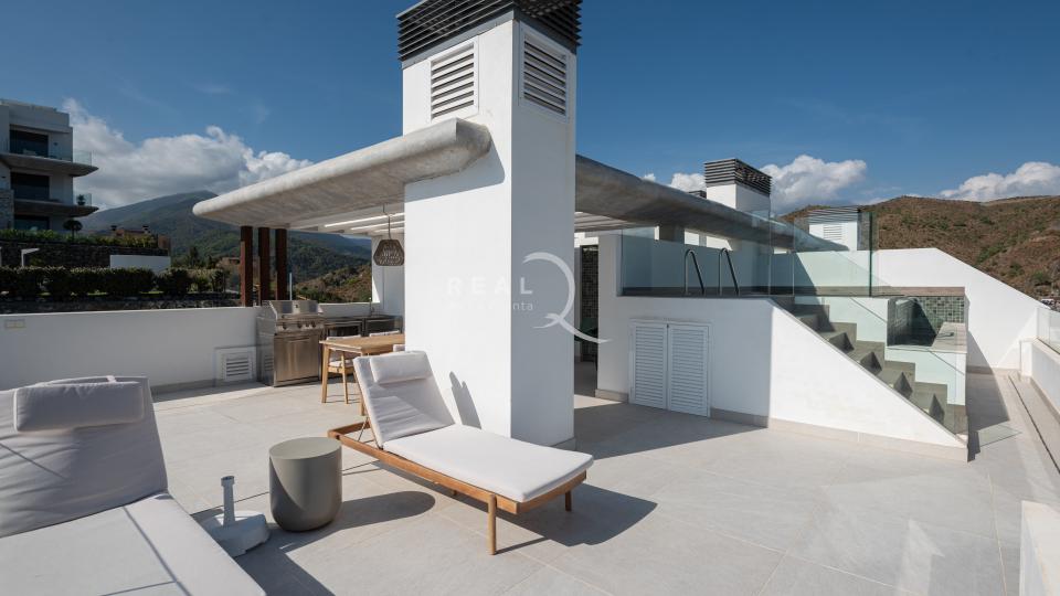 solarium with plunge pool