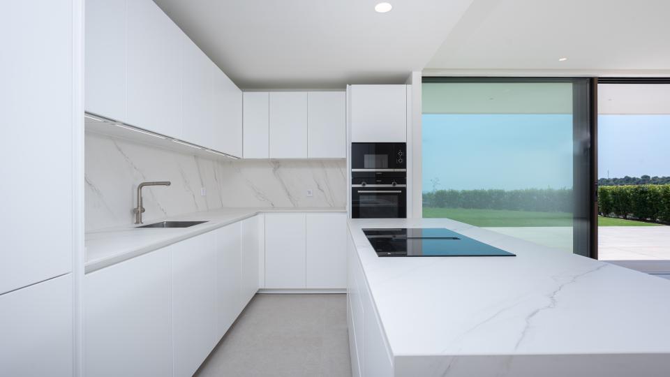 cocina de una casa de lujo en Real de La Quinta
