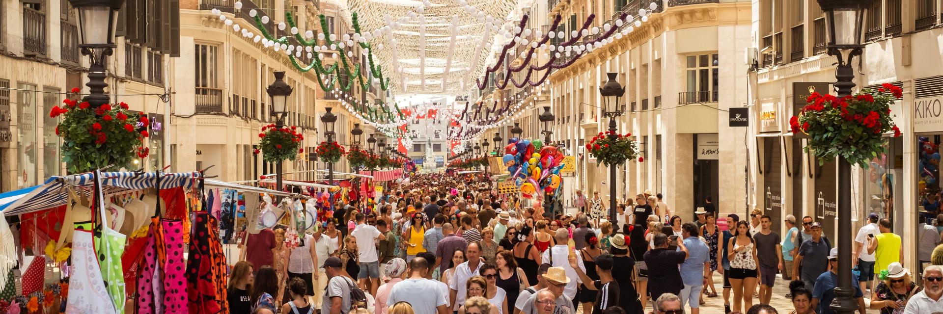 feria de malaga llena de gente