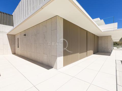 L shape terrrace in front of the bedrooms and living