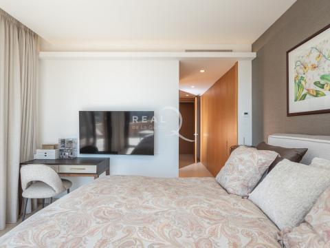 master bedroom with walking closet