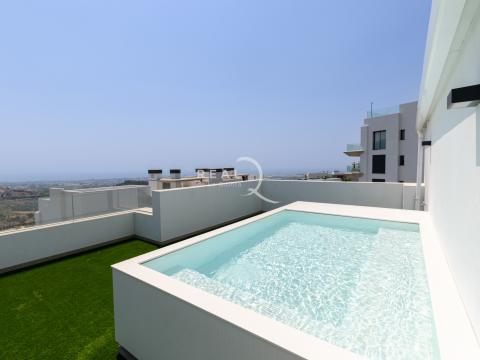 plunge pool on the solarium