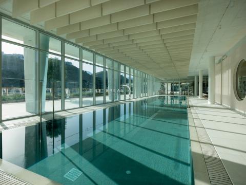 lake, golf, wellness, restaurant etc
